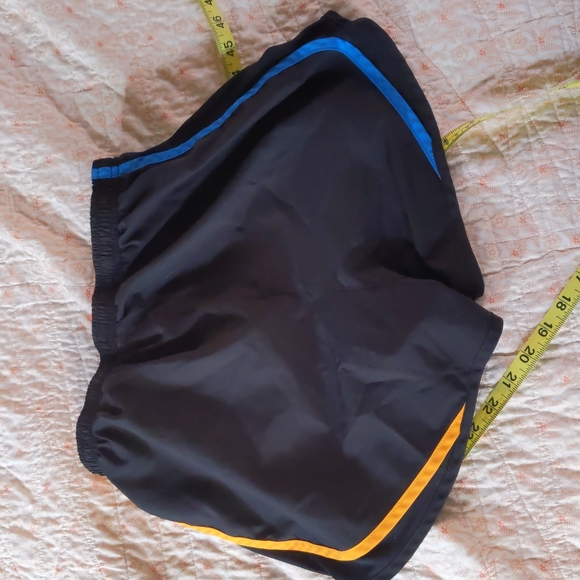 Nike shorts - Picture 3 of 3
